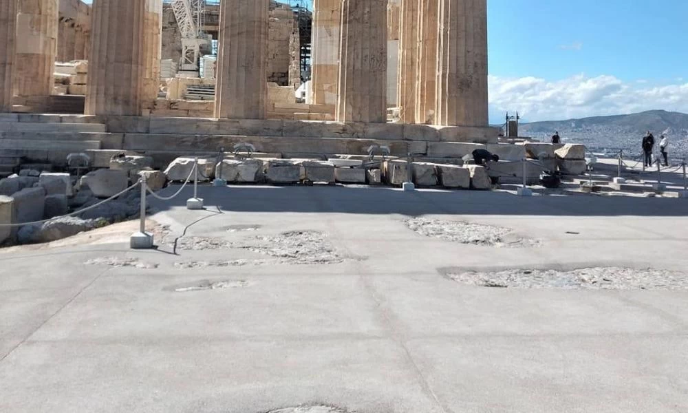 Σφοδρές αντιδράσεις για το «τσιμέντωμα» στην Ακρόπολη